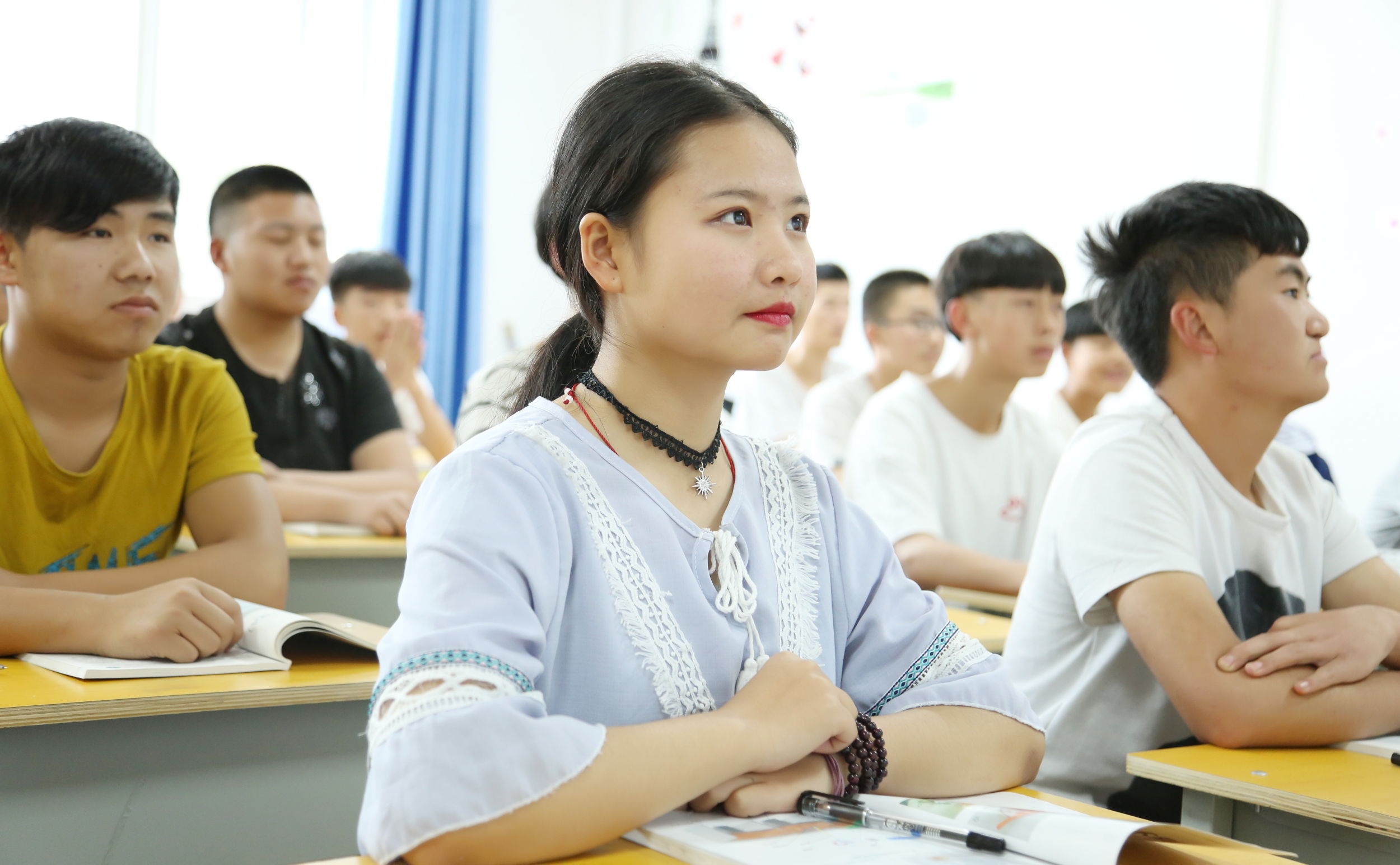 初中毕业女生能去甘肃秦陇技工学校学厨师吗？