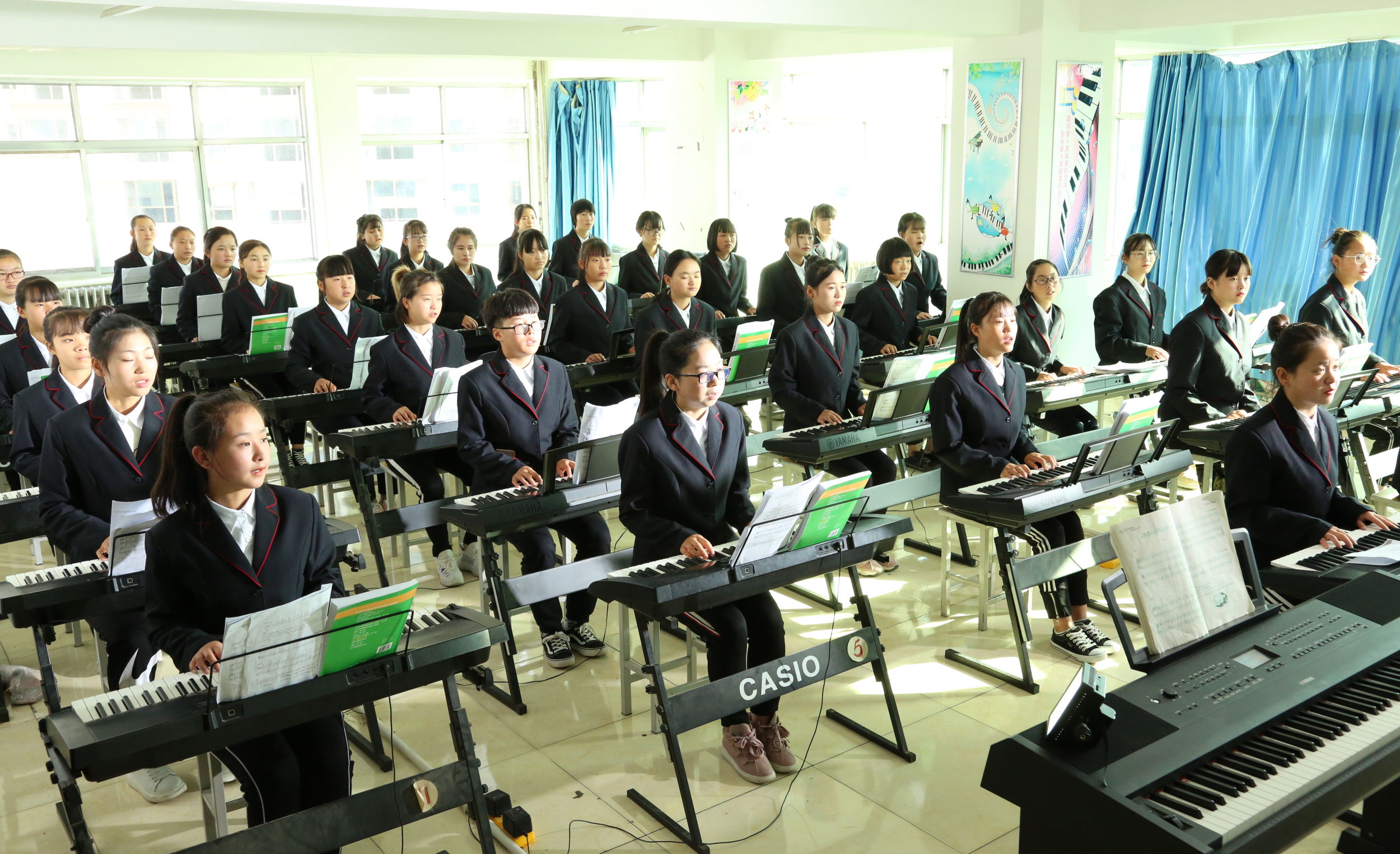 初中生能上的正规技校带你了解女孩读乘务专业好吗